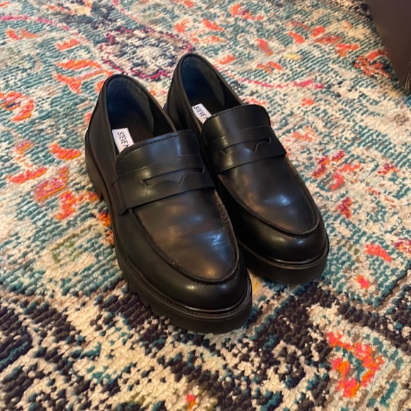 Steve Madden Shoes - Steve Madden Lotto Loafers in Black Size 8